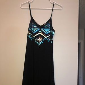 Express mid-low summer dress with sequence